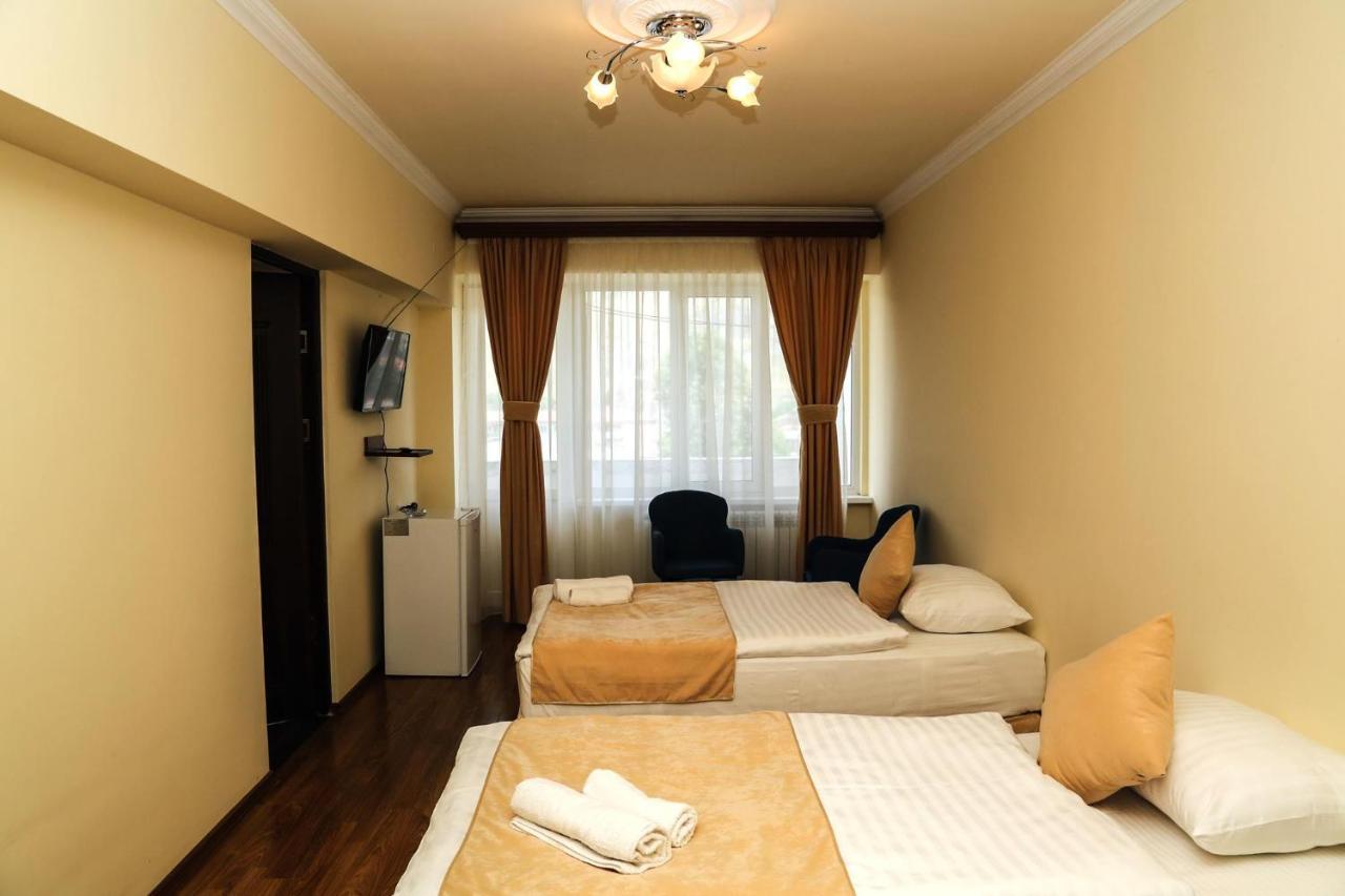 Goris Hotel Bagian luar foto