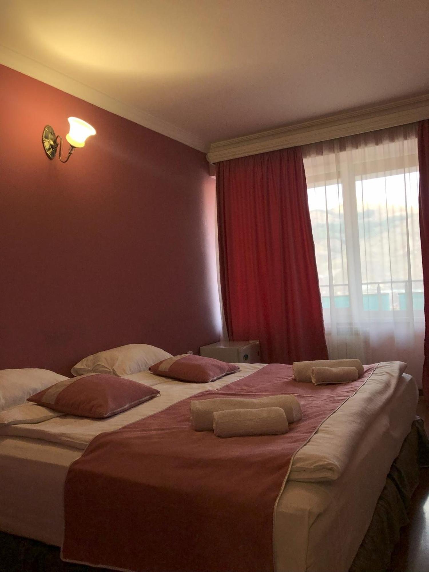Goris Hotel Bagian luar foto