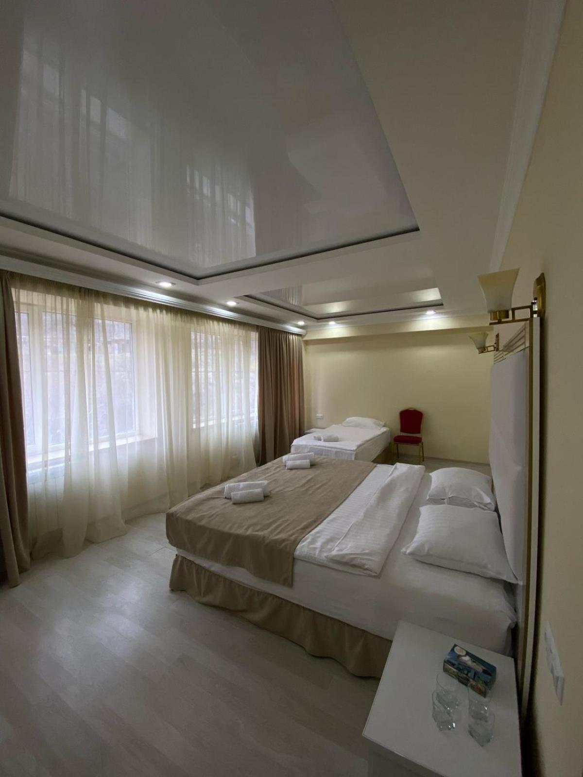 Goris Hotel Bagian luar foto